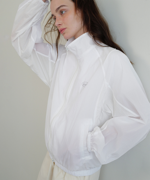 ANDNEEDS（アンドニーズ）の「Light wind breaker (white)（ナイロンジャケット・レディース・その他・FREE）」の2枚目の写真