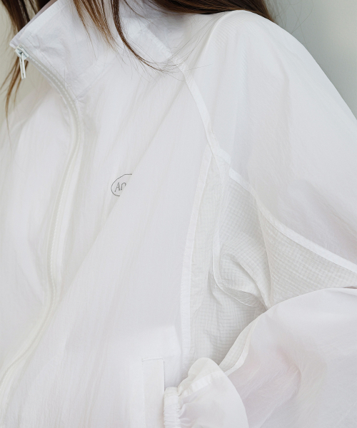 ANDNEEDS（アンドニーズ）の「Light wind breaker (white)（ナイロンジャケット・レディース・その他・FREE）」の4枚目の写真