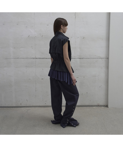LCDC TM（エルシーディーシーティーエム）の「OUT POCKET VEST (BLACK)（ベスト・レディース・ブラック・OS）」の2枚目の写真