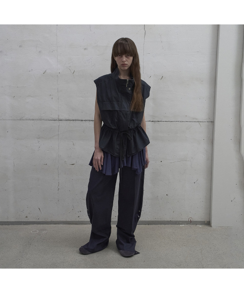 LCDC TM（エルシーディーシーティーエム）の「OUT POCKET VEST (BLACK)（ベスト・レディース・ブラック・OS）」の4枚目の写真