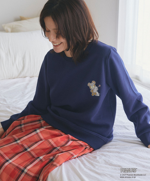 PEANUTS(ピーナッツ)の「【PEANUTS/ピーナッツ】SNOOPY and Teddy Bear刺繍デザイン裏起毛スウェットトレーナー(ニット/セーター・レディース・グリーン系その他/ネイビー/パープル・M/L/LL/3L)」の17枚目の写真