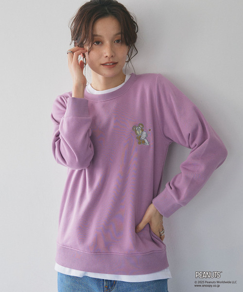 PEANUTS(ピーナッツ)の「【PEANUTS/ピーナッツ】SNOOPY and Teddy Bear刺繍デザイン裏起毛スウェットトレーナー(ニット/セーター・レディース・グリーン系その他/ネイビー/パープル・M/L/LL/3L)」の2枚目の写真