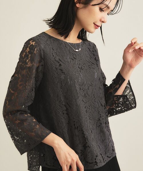 INDIVI（インディヴィ）の「【洗える／セレモニー】フラワーレースブラウス（シャツ/ブラウス・レディース・グレー/オフホワイト・19/15 /13/05/38/34）」の2枚目の写真