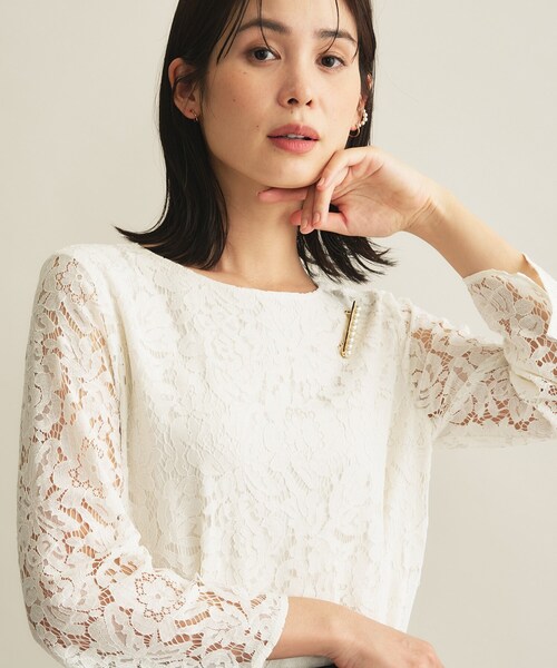 INDIVI（インディヴィ）の「【洗える／セレモニー】フラワーレースブラウス（シャツ/ブラウス・レディース・グレー/オフホワイト・19/15 /13/05/38/34）」の4枚目の写真