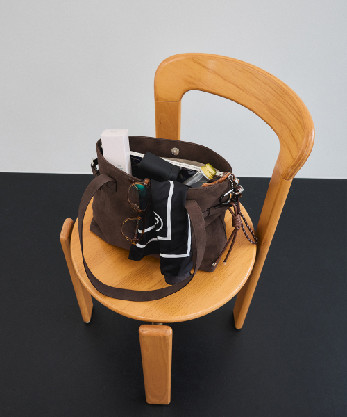 CHRISTINE PROJECT(クリスティンプロジェクト)の「DOUBLE BELT SHOULDER MEDIUM(WARM CHOCO)(ショルダーバッグ・レディース・その他・FREE)」の6枚目の写真