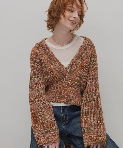 PUBLIC TOKYO(パブリックトウキョウ)の「ミックスカラーVネックニット(ニット/セーター・レディース・キャメル/ブルー・FREE)」の1枚目の写真