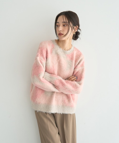 YECCA VECCA(イェッカヴェッカ)の「フラワー柄シャギーニット(ニット/セーター・レディース・ピンク/ブルー/チャコールグレー・FREE)」の3枚目の写真