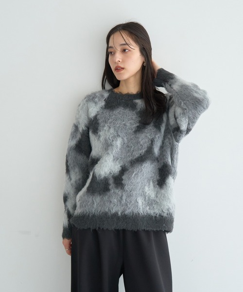 YECCA VECCA(イェッカヴェッカ)の「フラワー柄シャギーニット(ニット/セーター・レディース・ピンク/ブルー/チャコールグレー・FREE)」の5枚目の写真