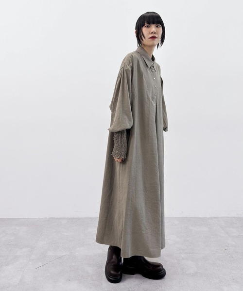 niko and...（ニコアンド）の「[MODE NORM CORE] マトンスリーブマキシワンピース（ワンピース・レディース・モカ/チャコール/ブラック・LARGE/MEDIUM）」の4枚目の写真