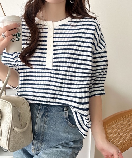 classicalelf(クラシカルエルフ)の「季節の変わり目にちょうどいい。ボーダー柄ワッフル素材ヘンリーネックオーバーサイズプルオーバー(半袖)(Tシャツ/カットソー・レディース・ブラック系1/アイボリー系1/ホワイト系1/ベージュ系1・X-LARGE/SMALL/MEDIUM/LARGE)」の16枚目の写真