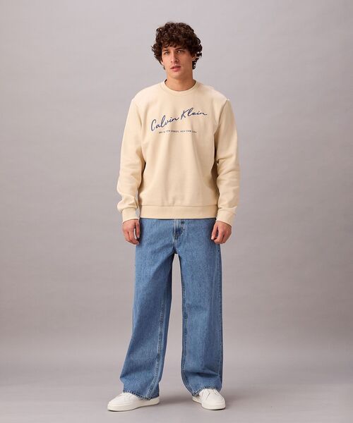 Calvin Klein(カルバン・クライン)の「【ユニセックス】ロゴエンブロイダリークルーネックスウェットシャツ(スウェット・メンズ・ネイビー/ベージュ・S/M/L)」の5枚目の写真