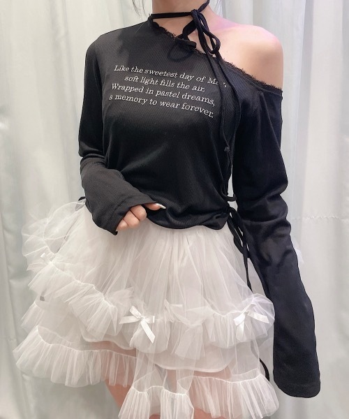 lilLilly(リルリリー)の「ワンショルレーストップス(Tシャツ/カットソー・レディース・ブラック/ホワイト/オレンジ・FREE)」の3枚目の写真