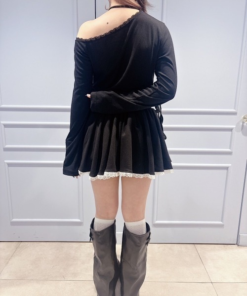 lilLilly(リルリリー)の「ワンショルレーストップス(Tシャツ/カットソー・レディース・ブラック/ホワイト/オレンジ・FREE)」の14枚目の写真