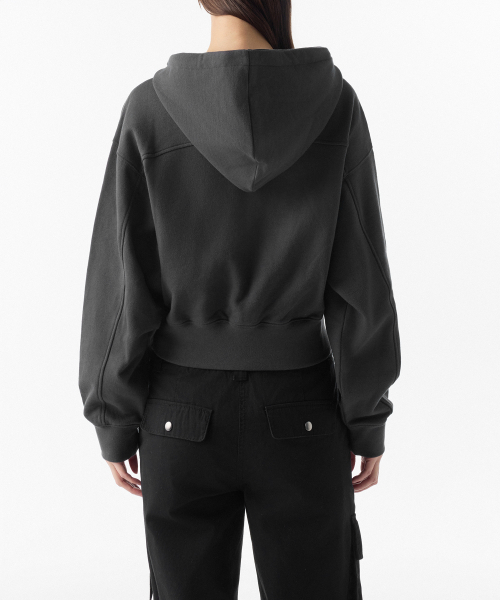 MUSINSA STANDARD WOMAN（ムシンサスタンダードウーマン）の「ウィメンズボリュームクロップフードパーカージップアップ[ダークグレー]（パーカー・レディース・その他・SMALL/MEDIUM/X-LARGE/LARGE/X-SMALL）」の6枚目の写真