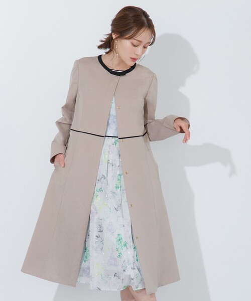 TOCCA(トッカ)の「BOW MELODY コート(ノーカラーコート・レディース・ベージュ系/ネイビー系5・0/2/4/6)」の3枚目の写真