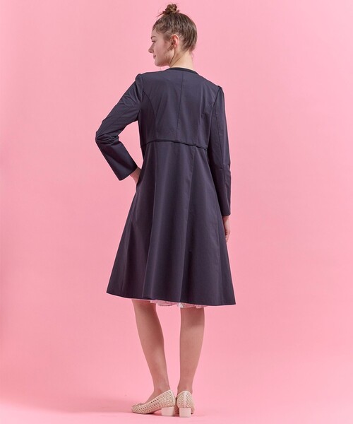 TOCCA(トッカ)の「BOW MELODY コート(ノーカラーコート・レディース・ベージュ系/ネイビー系5・0/2/4/6)」の11枚目の写真