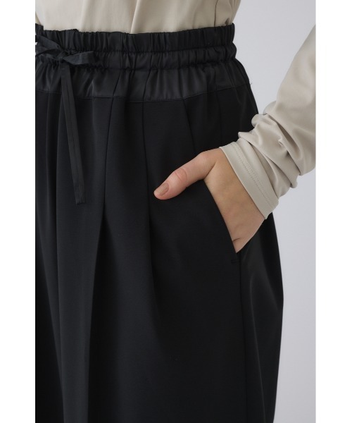 RIM.ARK(リムアーク)の「Textile hybrid PT テキスタイル ハイブリッド パンツ(スラックス・レディース・ブラック/アイボリー/ダークネイビー・38/36)」の15枚目の写真