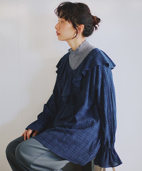 studio CLIP（スタディオクリップ）の「フリルカラーチェックブラウス（シャツ/ブラウス・レディース・ライトグレー/ブラウン/ネイビー・FREE）」の3枚目の写真