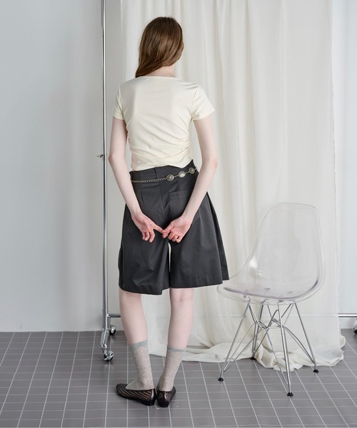 LOSCa(ロスカ)の「サイドタックフレアハーフパンツ(その他パンツ・レディース・チャコールグレー/アイボリー/ブラウン・M/S)」の10枚目の写真