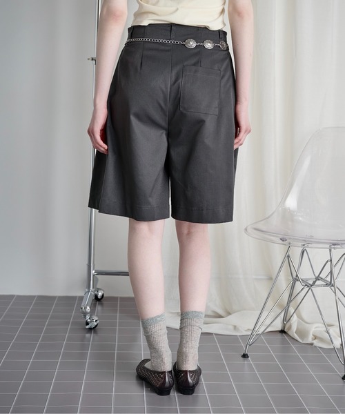 LOSCa(ロスカ)の「サイドタックフレアハーフパンツ(その他パンツ・レディース・チャコールグレー/アイボリー/ブラウン・M/S)」の6枚目の写真