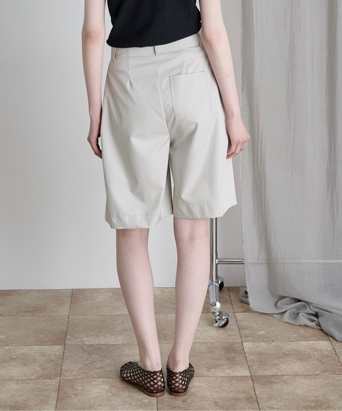 LOSCa(ロスカ)の「サイドタックフレアハーフパンツ(その他パンツ・レディース・チャコールグレー/アイボリー/ブラウン・M/S)」の19枚目の写真