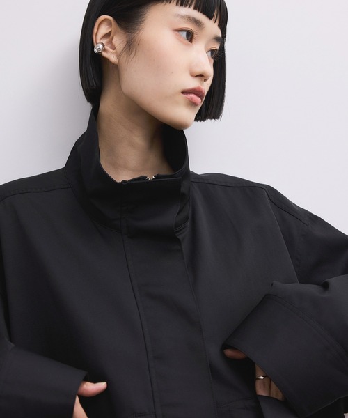 ADAM ET ROPE'（アダムエロペ）の「【WEB限定】スタンドネックドロストブルゾン/撥水（ブルゾン・レディース・ベージュ系その他/ブラック・FREE）」の14枚目の写真