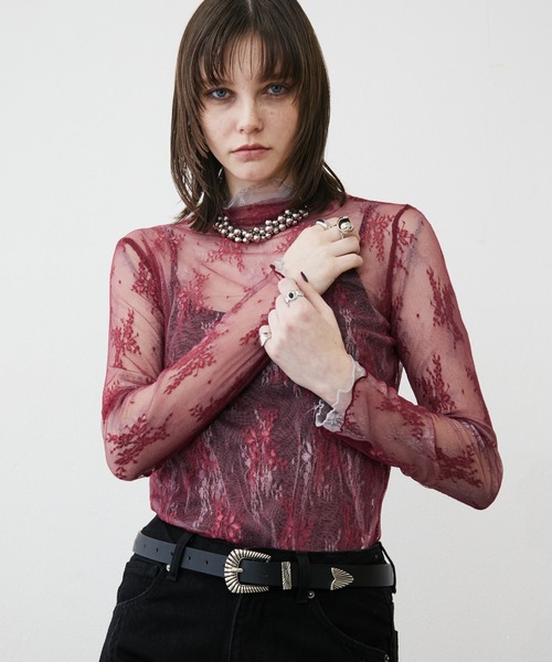 MONOe(モノエ)の「【1枚でも映える】ハイネックレースシアートップス(Tシャツ/カットソー・レディース・パープル/ライトグレー/ホワイト/ボルドー/ブラック・FREE)」の5枚目の写真