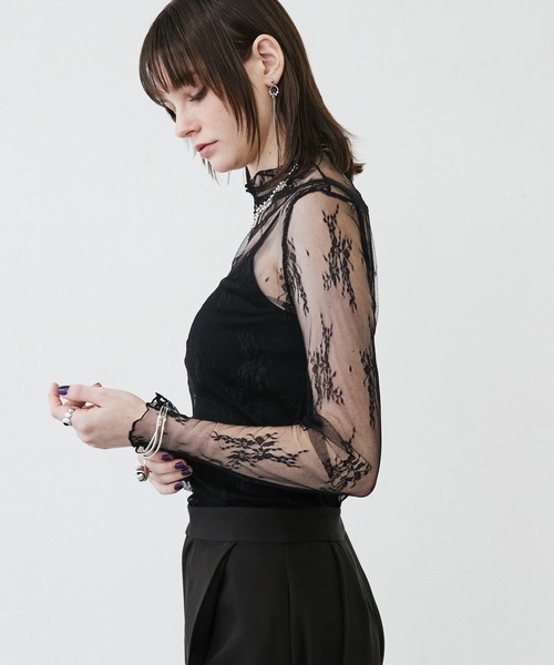 MONOe(モノエ)の「【1枚でも映える】ハイネックレースシアートップス(Tシャツ/カットソー・レディース・パープル/ライトグレー/ホワイト/ボルドー/ブラック・FREE)」の20枚目の写真