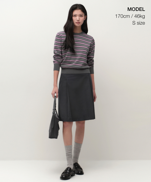 MUSINSA STANDARD WOMAN（ムシンサスタンダードウーマン）の「ウィメンズマルチストライプクルーネックニット[グレー]（ニット/セーター・レディース・その他・SMALL/MEDIUM/LARGE/X-SMALL）」の2枚目の写真