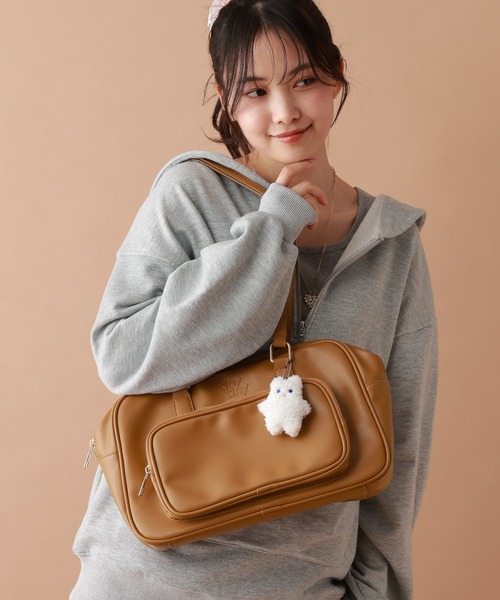 tiny tiny（ティニーティニー）の「スクエア前ポケットバッグ[tiny tiny(ティニーティニー)]（ボストンバッグ・レディース・ブラック/キャメル・0）」の2枚目の写真