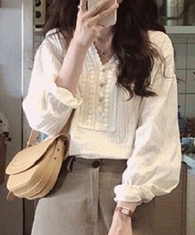 Ⅴネックレース長袖ブラウス