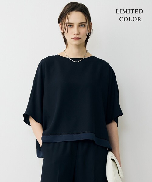 ICB（アイシービー）の「【WEB限定カラーあり】 FluidBackSatin クロップドブラウス（シャツ/ブラウス・レディース・ブラック系/グレー系/ネイビー系/ブルー系/サックスブルー系/ライトイエロー系・44/42/46/40/48）」の4枚目の写真