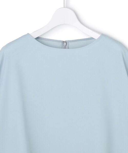 ICB（アイシービー）の「【WEB限定カラーあり】 FluidBackSatin クロップドブラウス（シャツ/ブラウス・レディース・ブラック系/グレー系/ネイビー系/ブルー系/サックスブルー系/ライトイエロー系・44/42/46/40/48）」の12枚目の写真