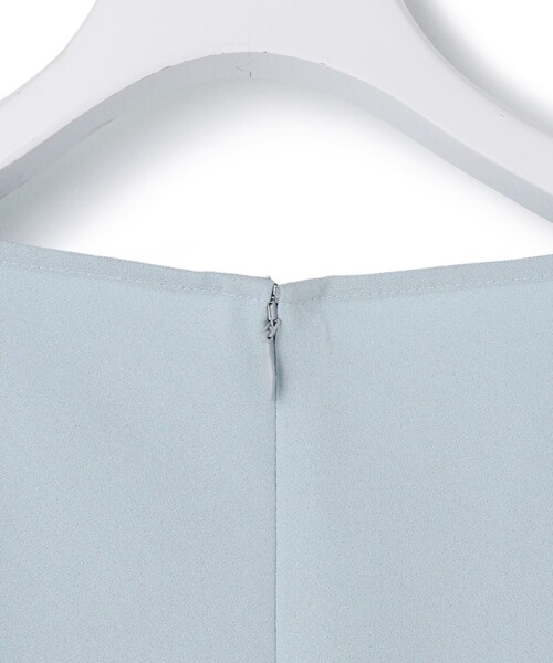 ICB（アイシービー）の「【WEB限定カラーあり】 FluidBackSatin クロップドブラウス（シャツ/ブラウス・レディース・ブラック系/グレー系/ネイビー系/ブルー系/サックスブルー系/ライトイエロー系・44/42/46/40/48）」の8枚目の写真