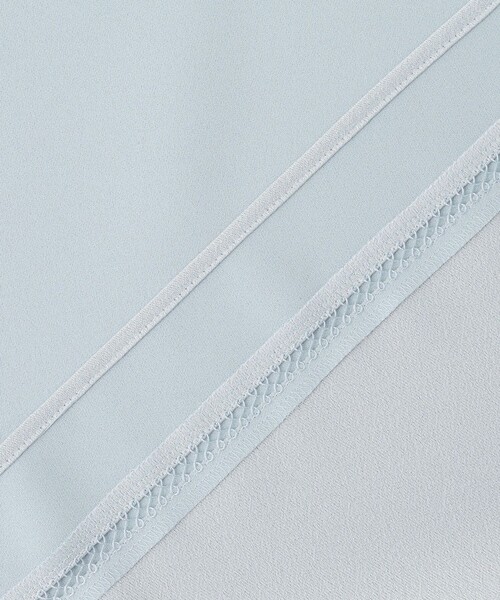 ICB（アイシービー）の「【WEB限定カラーあり】 FluidBackSatin クロップドブラウス（シャツ/ブラウス・レディース・ブラック系/グレー系/ネイビー系/ブルー系/サックスブルー系/ライトイエロー系・44/42/46/40/48）」の7枚目の写真
