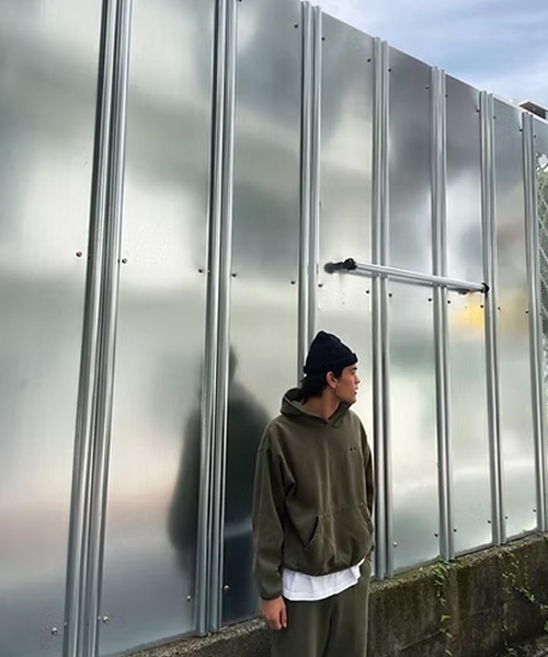 MINE（マイン）の「MINE/マイン DYE-HOODIE-14OZ 裏起毛素材 USAコットン プルオーバーパーカー（パーカー・メンズ・オリーブ/ブラック・2/4/3/5/1）」の18枚目の写真