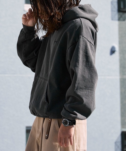 MINE（マイン）の「MINE/マイン DYE-HOODIE-14OZ 裏起毛素材 USAコットン プルオーバーパーカー（パーカー・メンズ・オリーブ/ブラック・2/4/3/5/1）」の7枚目の写真
