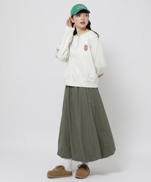 niko and...（ニコアンド）の「スリーブロゴハーフZIPプルオーバー（スウェット・レディース・ライトグレー/ネイビー/セージグリーン・MEDIUM/LARGE）」の9枚目の写真