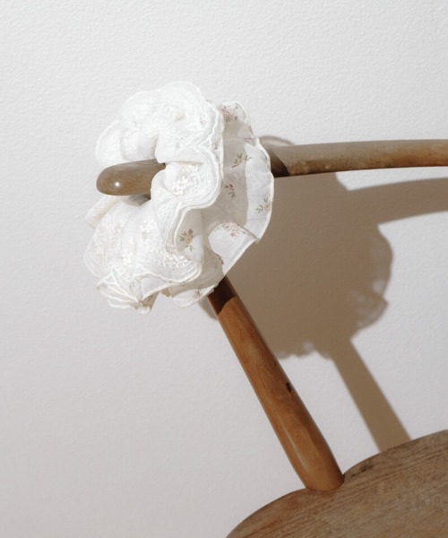 flower（フラワー）の「エアリーレースシュシュ（シュシュ・レディース・ピンク/ホワイト・FREE）」の10枚目の写真