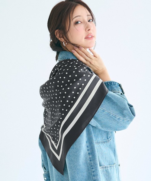 coca(coca)(コカ)の「ドット大判スカーフ(バンダナ/スカーフ・レディース・ブラック・ONE SIZE)」の1枚目の写真