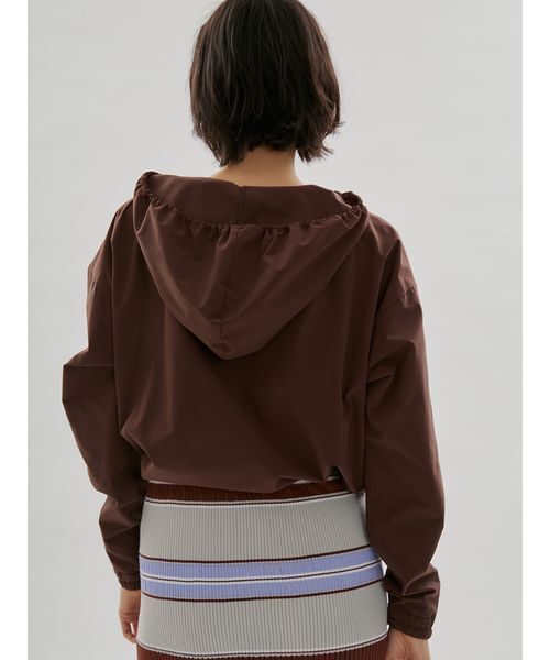 emmi（エミ）の「【Movique】ギャザーショートフーディー/撥水/UVカット/接触冷感（スウェット・レディース・ブラウン/アイボリー・F）」の5枚目の写真