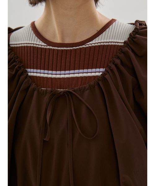 emmi（エミ）の「【Movique】ギャザーショートフーディー/撥水/UVカット/接触冷感（スウェット・レディース・ブラウン/アイボリー・F）」の10枚目の写真