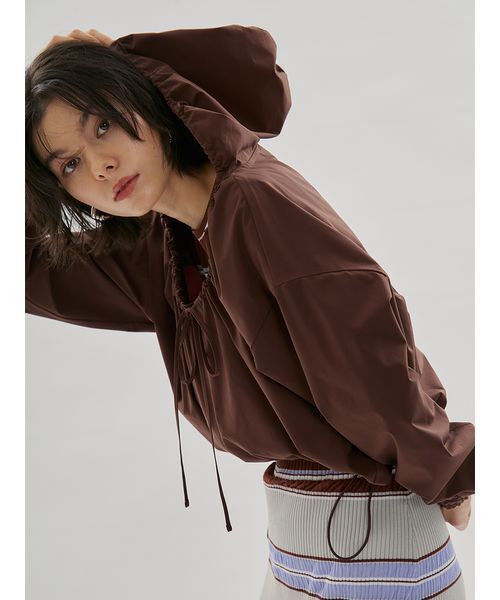 emmi（エミ）の「【Movique】ギャザーショートフーディー/撥水/UVカット/接触冷感（スウェット・レディース・ブラウン/アイボリー・F）」の12枚目の写真