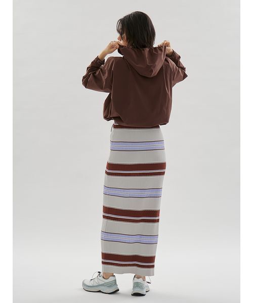 emmi（エミ）の「【Movique】ギャザーショートフーディー/撥水/UVカット/接触冷感（スウェット・レディース・ブラウン/アイボリー・F）」の18枚目の写真