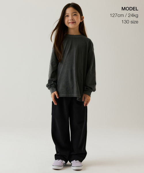 MUSINSA STANDARD KIDS（ムシンサスタンダードキッズ）の「オーバーサイズピグメントリップカフス長袖Tシャツ[チャコールグレー]（Tシャツ/カットソー・レディース・その他・110/120/160/140/130/150）」の2枚目の写真