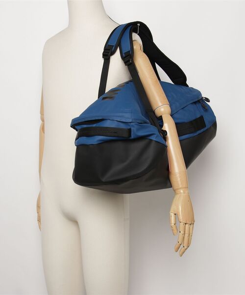 Mammut(マムート)の「【背負えるダッフルバッグ】カーゴ 35L / Cargo 35(ボストンバッグ・メンズ・ブルー・35L)」の6枚目の写真