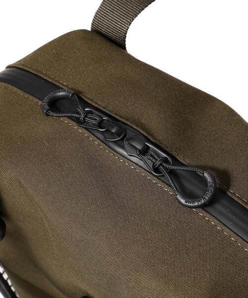 and wander（アンドワンダー）の「and wander/アンドワンダー　PE/CO 2way bag（ショルダーバッグ・メンズ・カーキ/ブラック・F）」の21枚目の写真
