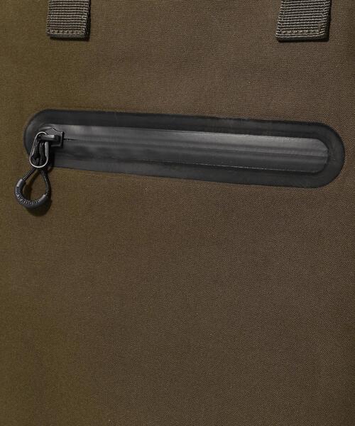 and wander(アンドワンダー)の「and wander/アンドワンダー PE/CO 2way bag(ショルダーバッグ・メンズ・カーキ/ブラック・F)」の18枚目の写真