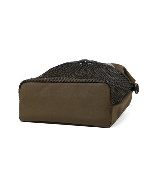 and wander(アンドワンダー)の「and wander/アンドワンダー PE/CO 2way bag(ショルダーバッグ・メンズ・カーキ/ブラック・F)」の5枚目の写真