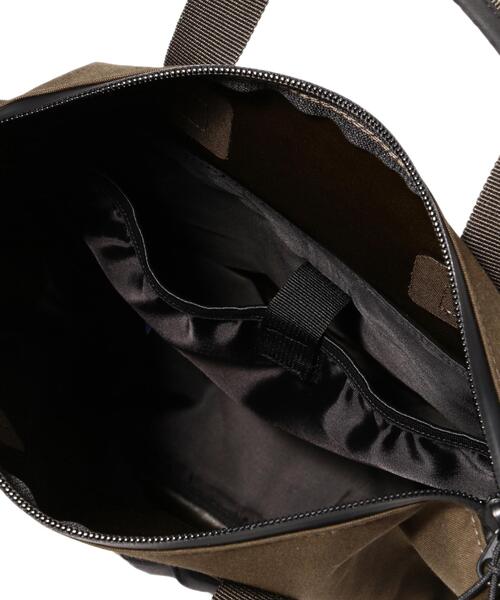 and wander(アンドワンダー)の「and wander/アンドワンダー PE/CO 2way bag(ショルダーバッグ・メンズ・カーキ/ブラック・F)」の6枚目の写真